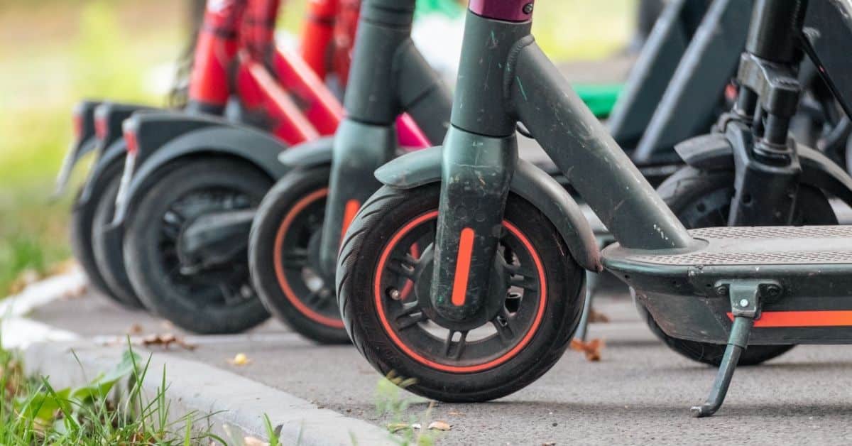 Schema peritale su perizia tecnica centralina sblocco velocità e diritto di rivalsa nell'assicurazione monopattino nel 2026