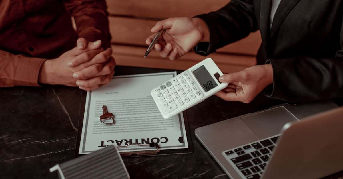 Schema peritale di diritto dell'intermediazione e responsabilità solidale con assicurazione rcp agenti e broker per collaboratori di sezione E nel 2026